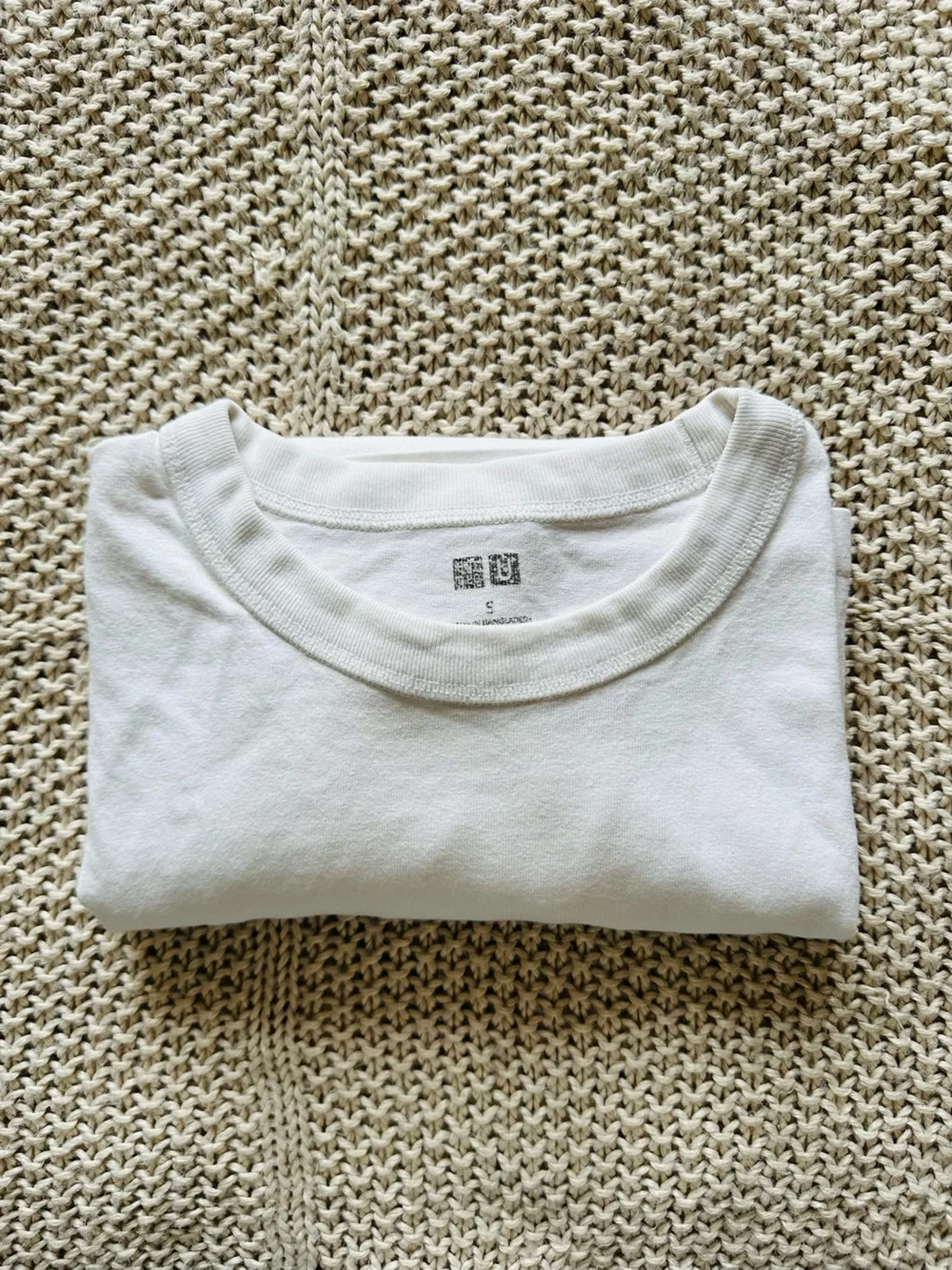 Uniqlo Mens Classic White Crewneck T-Shirt